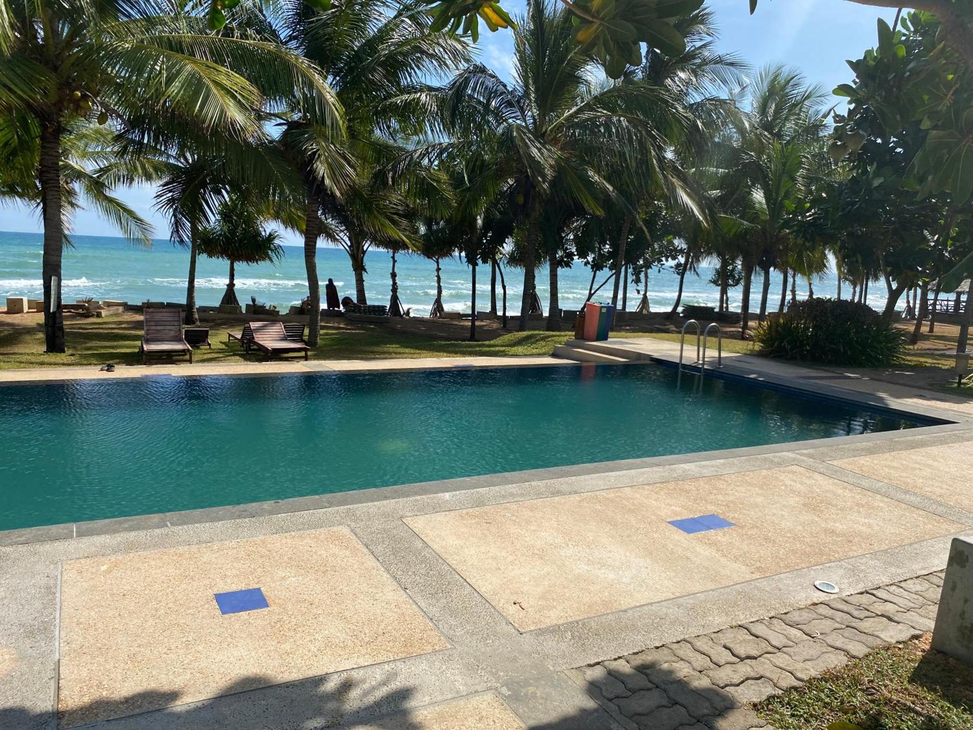 Beach Bliss Trincomalee Exteriör bild